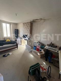 🏡 Maison de ville à rénover – 4 pièces – 107 m² – Jardin en bord de rivière