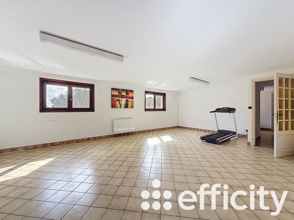 Maison 6 pièces - 257 m²