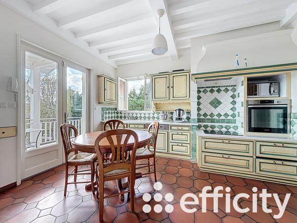 Maison 6 pièces - 257 m²