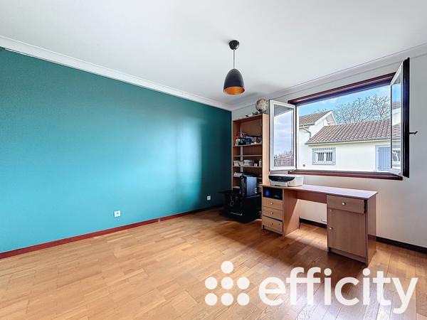 Maison 6 pièces - 257 m²