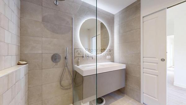 Maison contemporaine de plein-pied de 2024