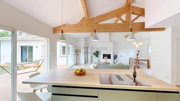 Maison contemporaine de plein-pied de 2024