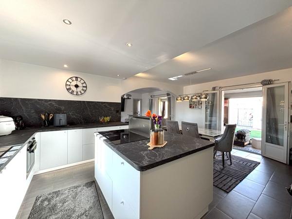 Maison 5 pièces - 114 m² Exclusivité efficity