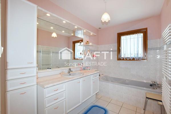 Spacieuse maison familiale proche étang SAVIGNEUX !