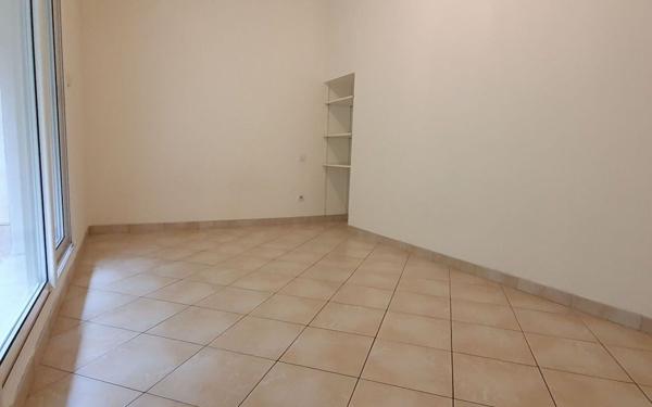 Appartement à louer    3 pièces •  Joyeuse