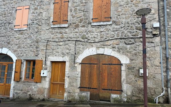 Appartement à louer    3 pièces •  Joyeuse