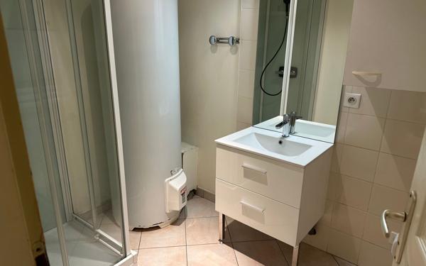 Appartement à louer    3 pièces •  Joyeuse