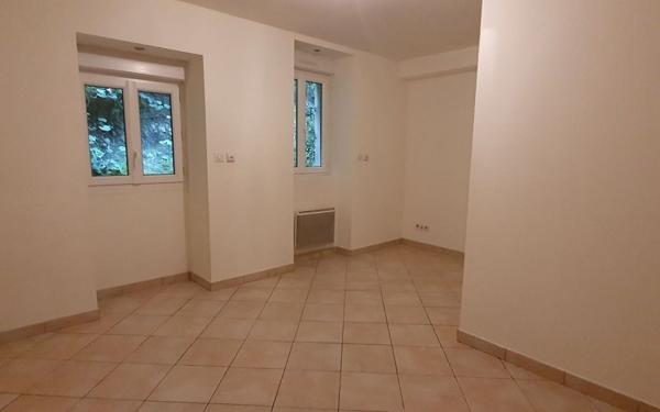 Appartement à louer    3 pièces •  Joyeuse