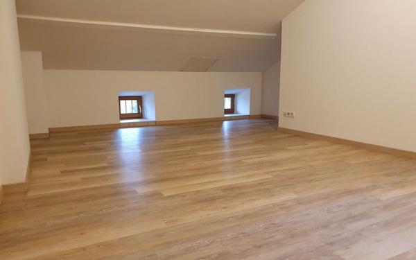 Appartement à louer    3 pièces •  Joyeuse