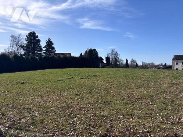 A VENDRE TERRAIN A BATIR LE VAL D'AJOL VOSGES 88340
Terrain à bâtir de 8426 pour une surface t...