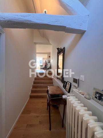 Superbe maison en pierre de 258m² avec deux chambres d'hôtes et un local commercial en plein coeur du centre historique de Moret-sur-Loing Moret-sur-Loing