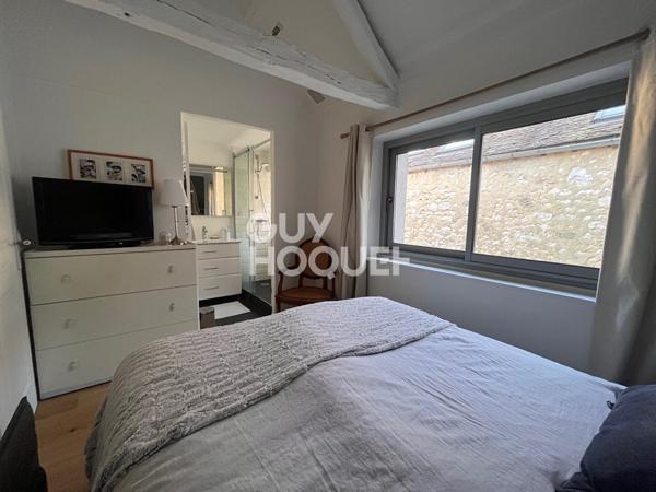 Superbe maison en pierre de 258m² avec deux chambres d'hôtes et un local commercial en plein coeur du centre historique de Moret-sur-Loing Moret-sur-Loing