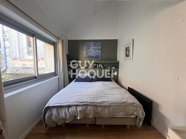 Superbe maison en pierre de 258m² avec deux chambres d'hôtes et un local commercial en plein coeur du centre historique de Moret-sur-Loing Moret-sur-Loing