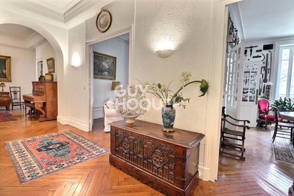 Appartement familial de caractère de 170m² - Volumes d'exception - Saxe Gambetta