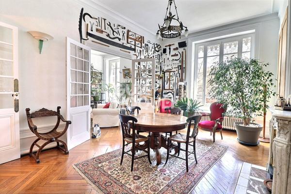 Appartement familial de caractère de 170m² - Volumes d'exception - Saxe Gambetta