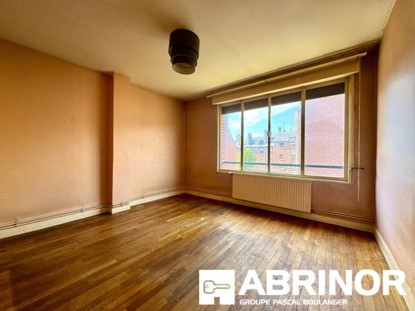 En exclusivité – Hyper-centre : appartement lumineux de 88 m² au beau potentiel. AMIENS