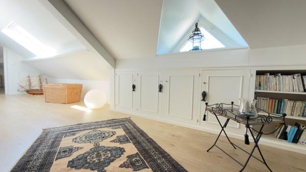 MAGNIFIQUE PROPRIETE DE SEMI PLAIN PIED ERIGEE SUR PLUS DE 1300 M² LA CHAPELLE D ARMENTIERES
