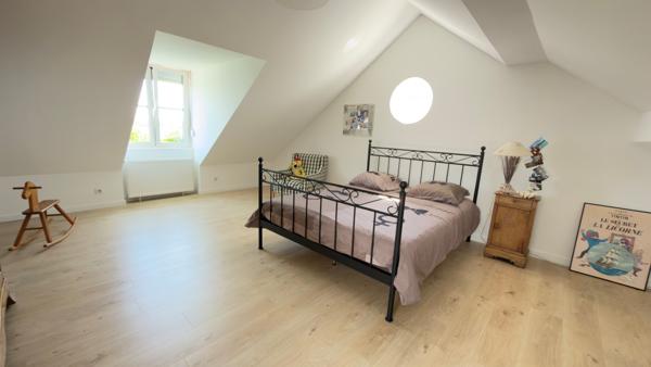 MAGNIFIQUE PROPRIETE DE SEMI PLAIN PIED ERIGEE SUR PLUS DE 1300 M² LA CHAPELLE D ARMENTIERES
