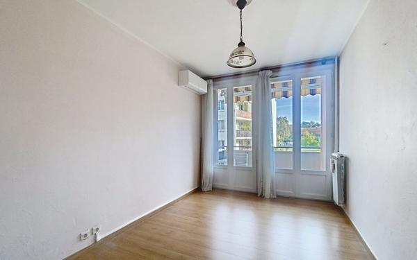 Appartement à vendre    3 pièces • 60,45 m2 Avignon