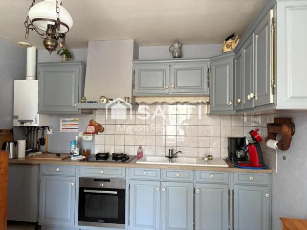 Ancienne maison de ville dans un quartier calme