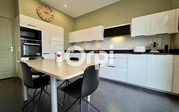 Maison à vendre    7 pièces •  Hazebrouck