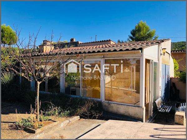 Villa T5 de plain pied avec jardin, piscine et grand garage