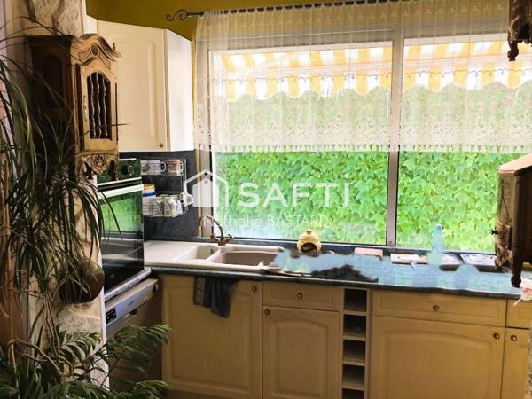 Villa T5 de plain pied avec jardin, piscine et grand garage