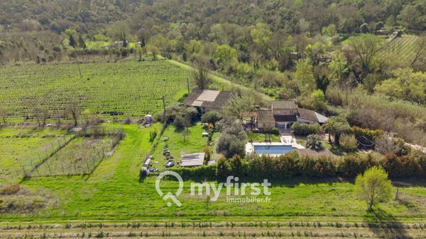 Les Arcs (83460) DEUX MAISONS INDÉPENDANTES AU CŒUR DES VIGNES
