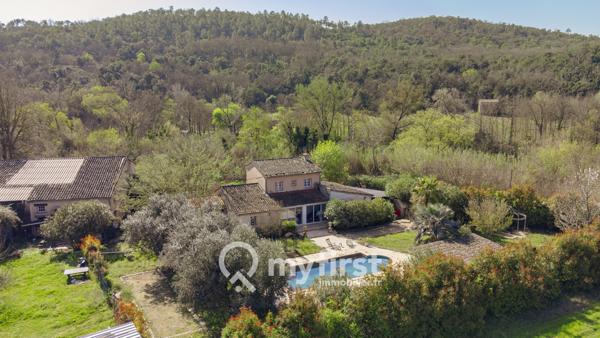 Les Arcs (83460) DEUX MAISONS INDÉPENDANTES AU CŒUR DES VIGNES