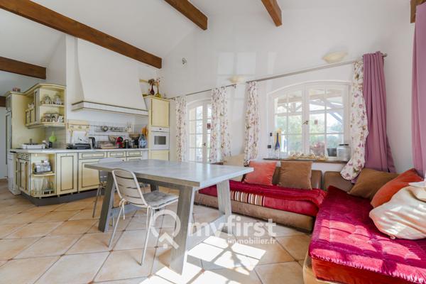 Les Arcs (83460) DEUX MAISONS INDÉPENDANTES AU CŒUR DES VIGNES