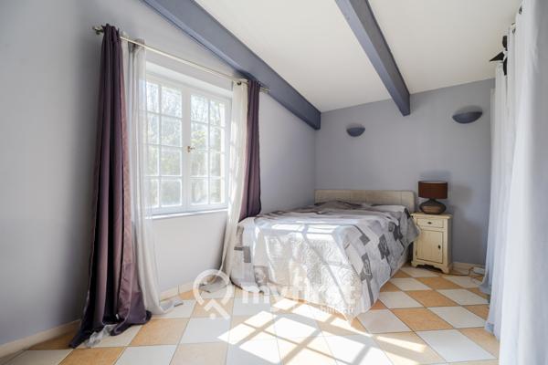 Les Arcs (83460) DEUX MAISONS INDÉPENDANTES AU CŒUR DES VIGNES