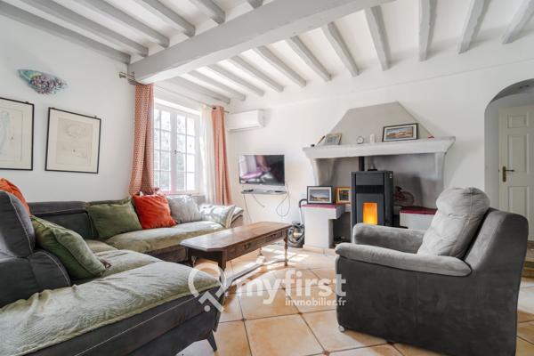 Les Arcs (83460) DEUX MAISONS INDÉPENDANTES AU CŒUR DES VIGNES