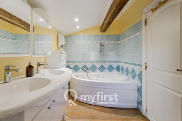 Les Arcs (83460) DEUX MAISONS INDÉPENDANTES AU CŒUR DES VIGNES