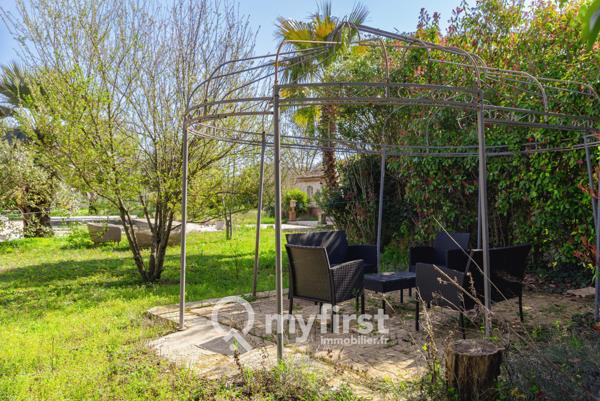 Les Arcs (83460) DEUX MAISONS INDÉPENDANTES AU CŒUR DES VIGNES