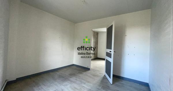 Maison
         4 pièces
        - 104 m² Exclusivité 99 000 € *