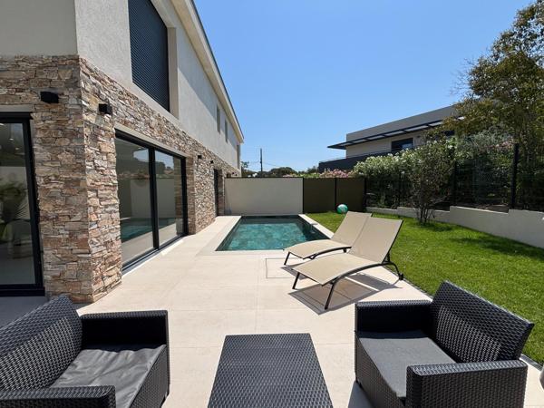 Saint-Raphaël: Villa avec suite de plain pied, piscine et garage, proche santa lucia