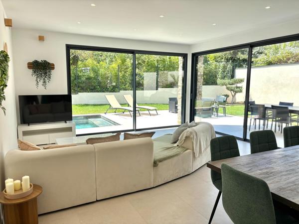 Saint-Raphaël: Villa avec suite de plain pied, piscine et garage, proche santa lucia
