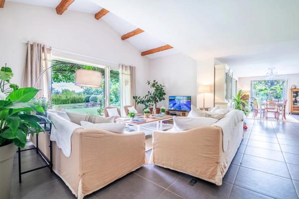 Saint-Saturnin-lès-Apt (84490) Propriété de charme dans le Luberon avec gîte indépendant et potentiel d’exploitation