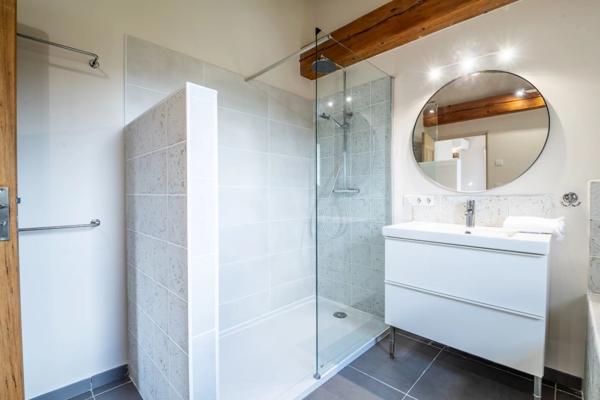 Saint-Saturnin-lès-Apt (84490) Propriété de charme dans le Luberon avec gîte indépendant et potentiel d’exploitation