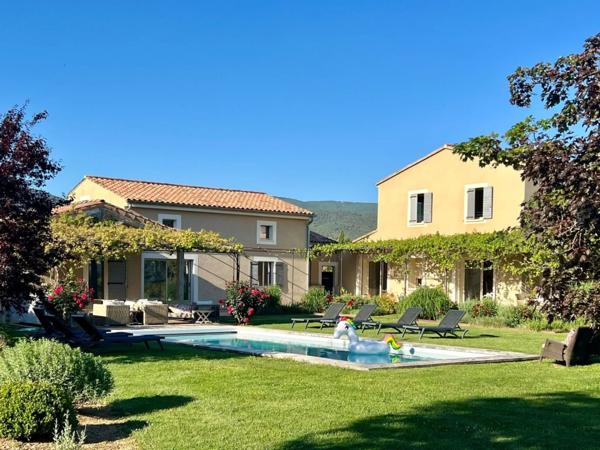 Saint-Saturnin-lès-Apt (84490) Propriété de charme dans le Luberon avec gîte indépendant et potentiel d’exploitation