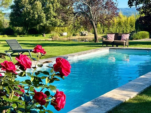 Saint-Saturnin-lès-Apt (84490) Propriété de charme dans le Luberon avec gîte indépendant et potentiel d’exploitation