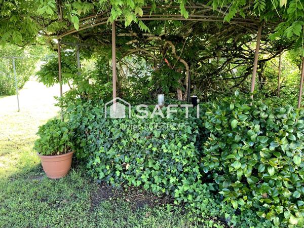 A Barbaste Propriété au calme avec dépendance de 50 m², piscine et terrasse couverte