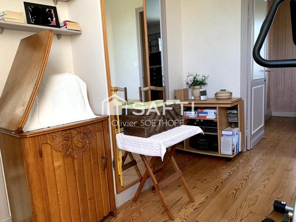 A Barbaste Propriété au calme avec dépendance de 50 m², piscine et terrasse couverte