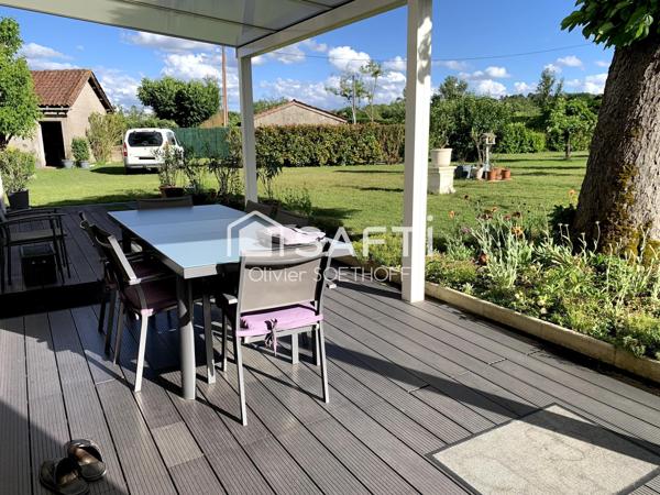 A Barbaste Propriété au calme avec dépendance de 50 m², piscine et terrasse couverte