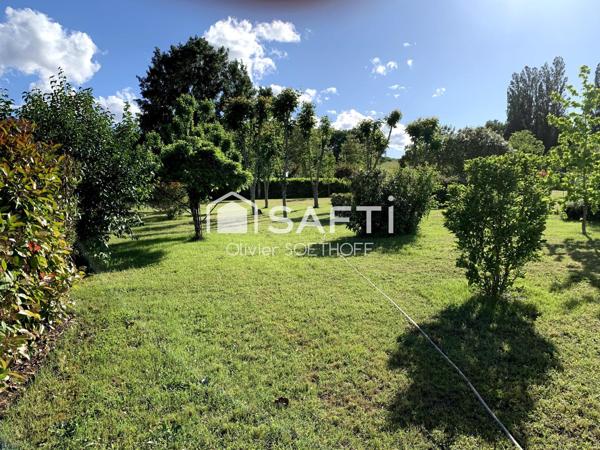 A Barbaste Propriété au calme avec dépendance de 50 m², piscine et terrasse couverte