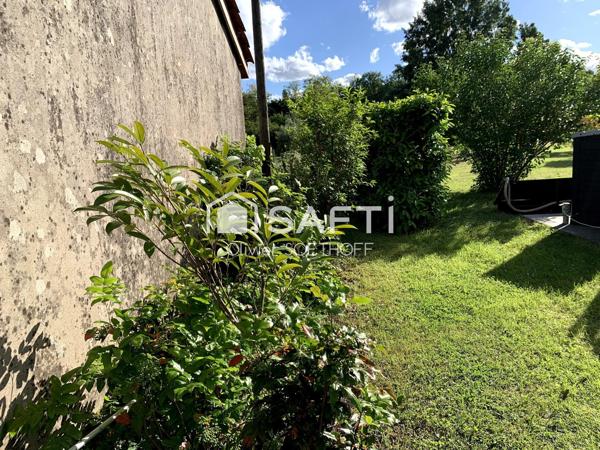 A Barbaste Propriété au calme avec dépendance de 50 m², piscine et terrasse couverte