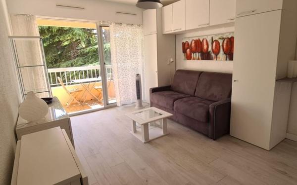 Appartement à louer    1 pièce •  Saint-Mandrier-sur-Mer