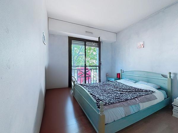 Appartement Suresnes 3 pièce(s) 70 m2 - Cave - parking