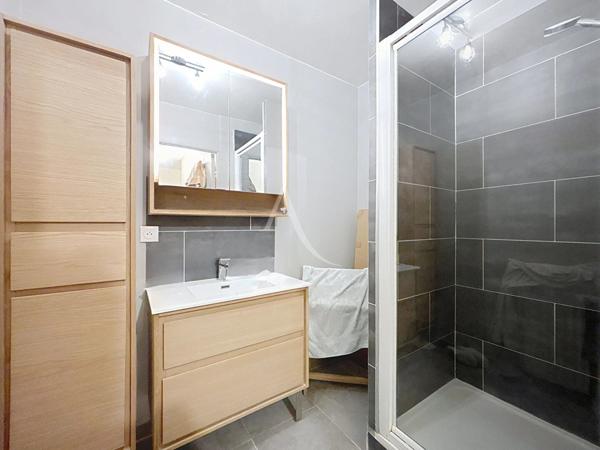 Appartement Suresnes 3 pièce(s) 70 m2 - Cave - parking