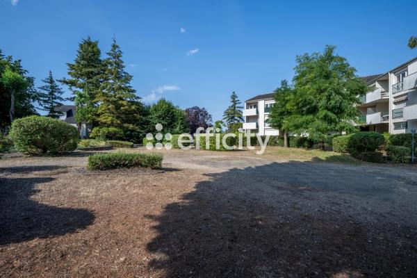 Appartement
         3 pièces
        - 82 m² 225 000 € *